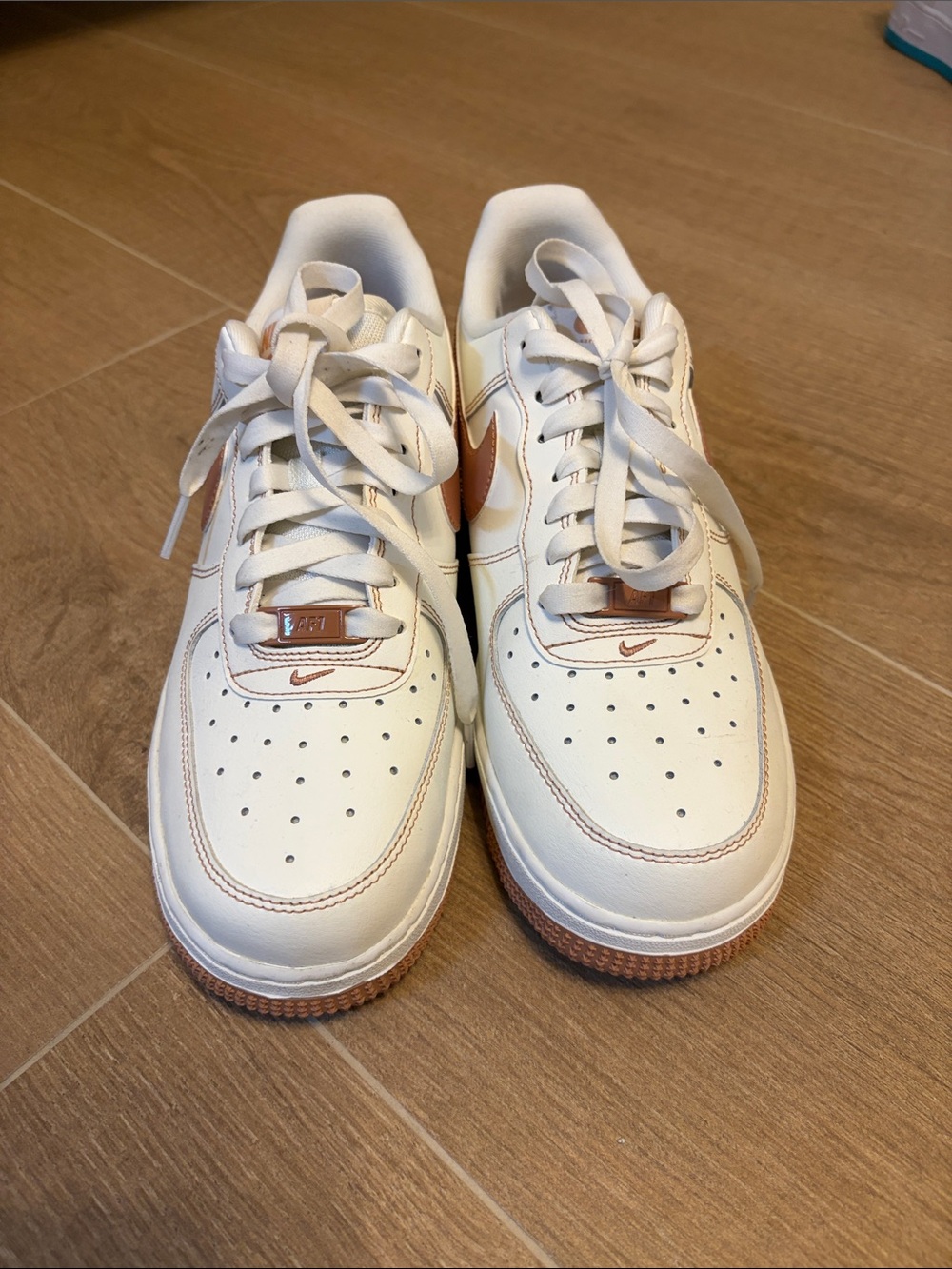 Nike Women's Low-Top Sneakers in White and Copper Rose